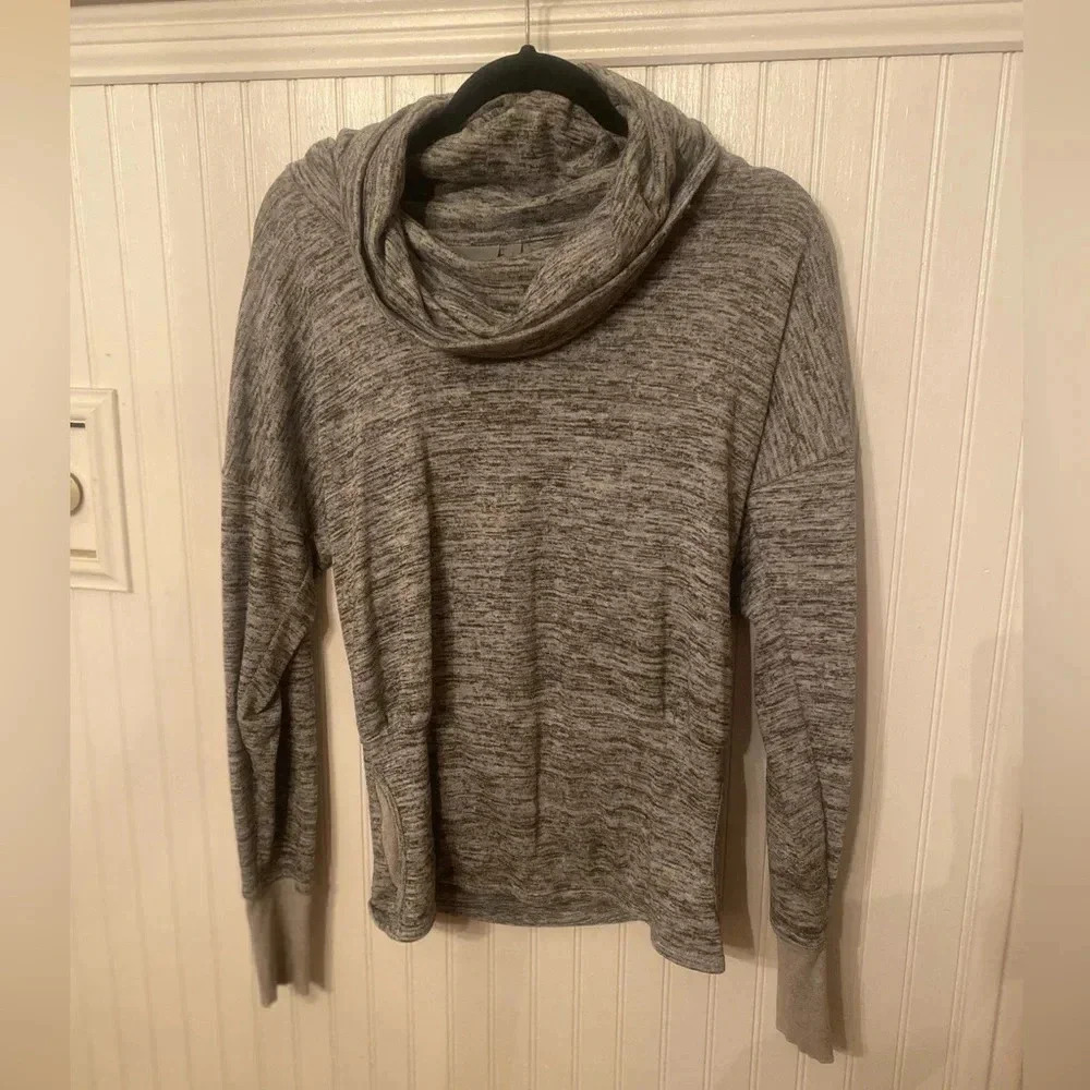 Athleta Cowl Neck Running Sweater Size small